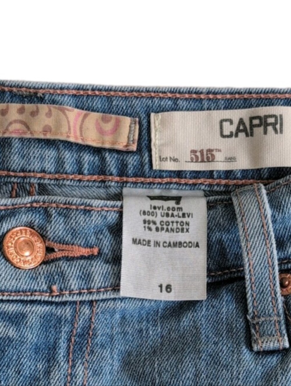 Levi's Women's Capri Jeans in Light Blue - Size 16
